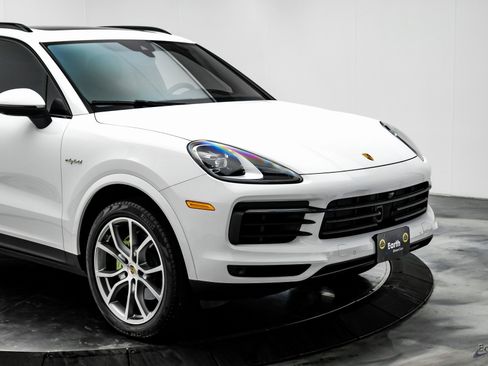 Used 2023 Porsche Cayenne image 23