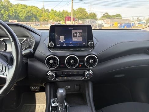Used 2022 Nissan Sentra SV FWD image 17