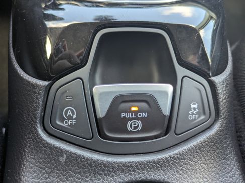 Used 2019 Jeep Compass Altitude image 37