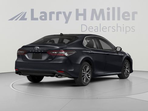 Used 2024 Toyota Camry XLE FWD image 2