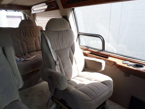 Used 2000 Chevrolet Express 1500 RWD image 22