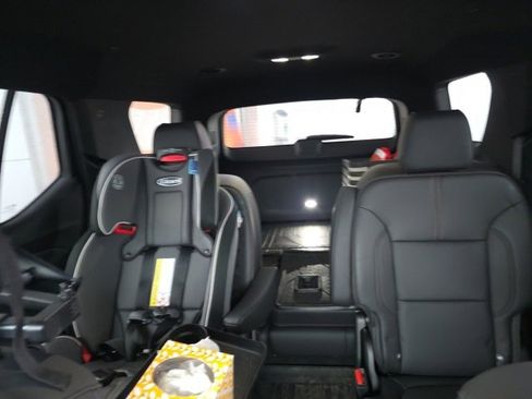 Certified 2023 Chevrolet Traverse RS w/ LPO, Floor Liner Package image 13
