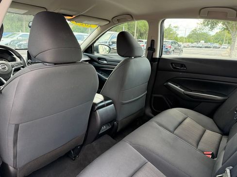 Used 2024 Nissan Altima 2.5 SV FWD image 18