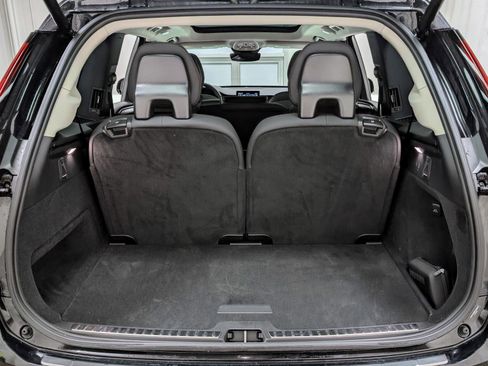 Used 2025 Volvo XC90 B5 Plus w/ Protection Package Premier image 23