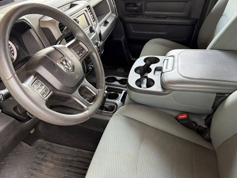 Used 2018 RAM 2500 Tradesman w/ Chrome Appearance Group AWD/4WD image 11