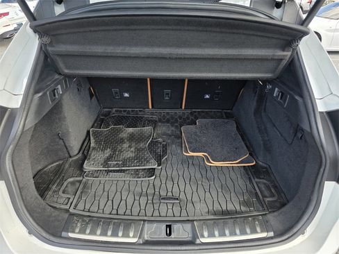 Used 2020 Jaguar F-PACE SVR image 18