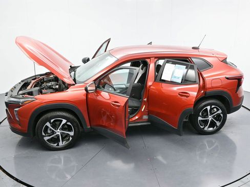 Used 2024 Chevrolet Trax RS w/ Driver Confidence Package image 36