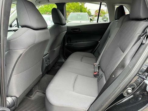 Used 2022 Toyota Corolla Cross LE AWD/4WD image 15