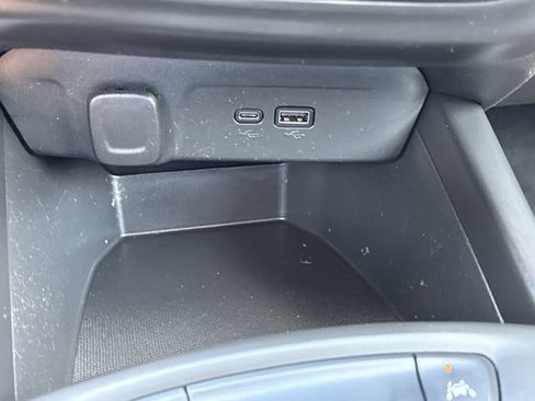 Used 2024 Chevrolet Trax LS w/ LS Convenience Package FWD image 18
