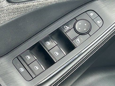 Used 2021 Nissan Rogue SV image 27