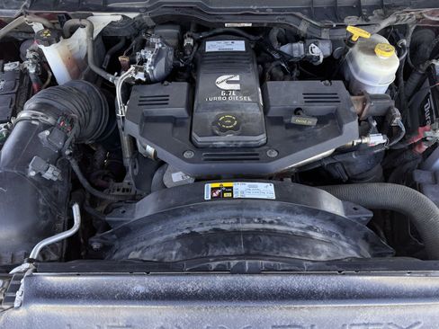 Used 2018 RAM 3500 Laramie image 32