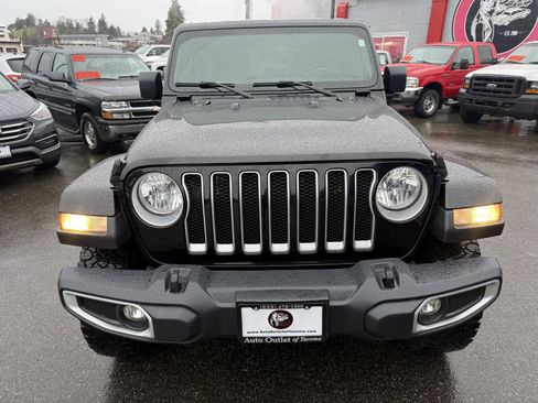 Used 2020 Jeep Wrangler Unlimited Sahara image 6