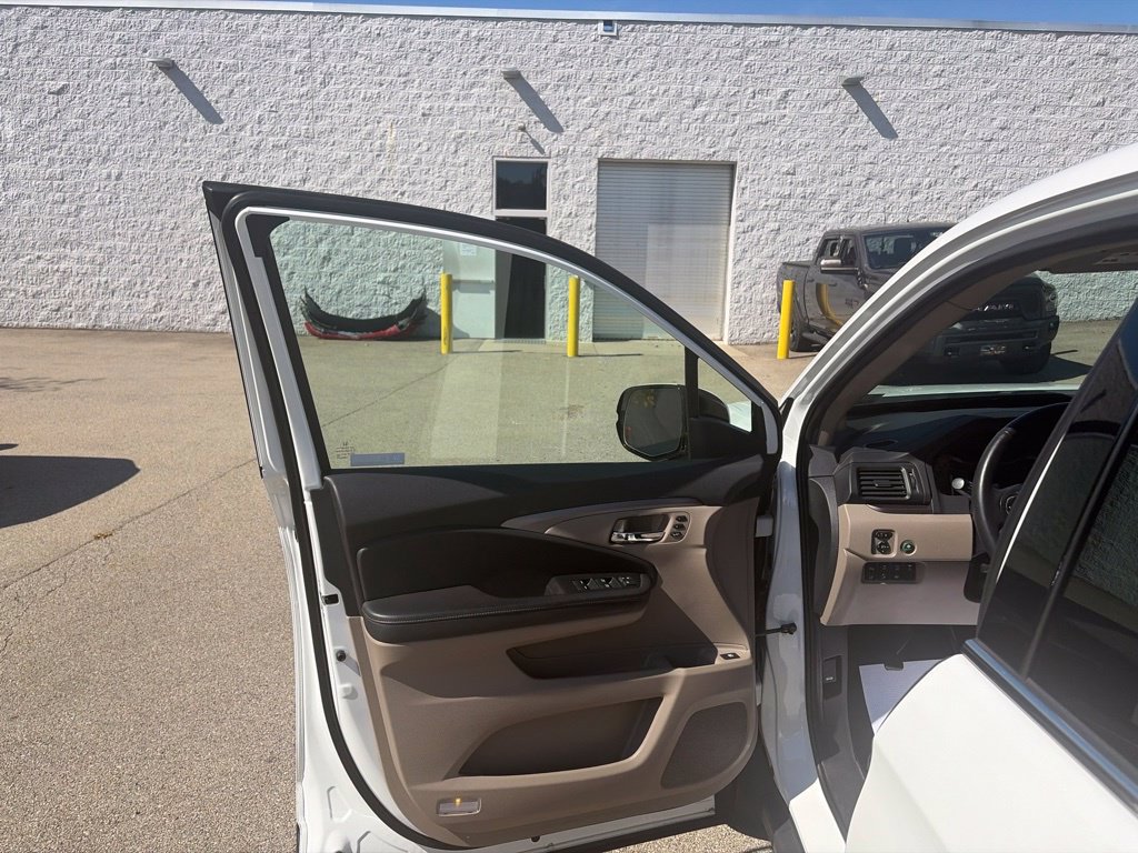 Used 2023 Honda Ridgeline RTL-E image 10