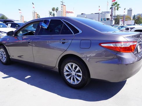 Used 2017 Toyota Camry LE FWD image 5