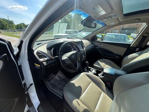 Used 2017 Hyundai Santa Fe Limited FWD image 16