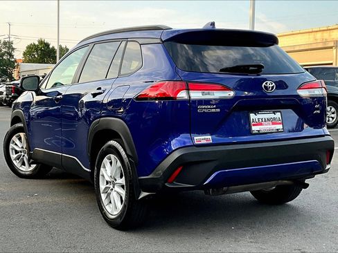 Used 2022 Toyota Corolla Cross LE image 11