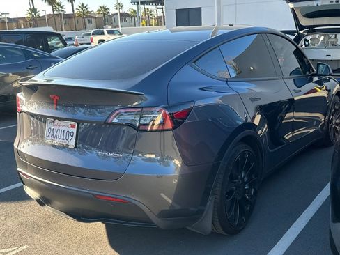 Used 2022 Tesla Model Y Performance image 3
