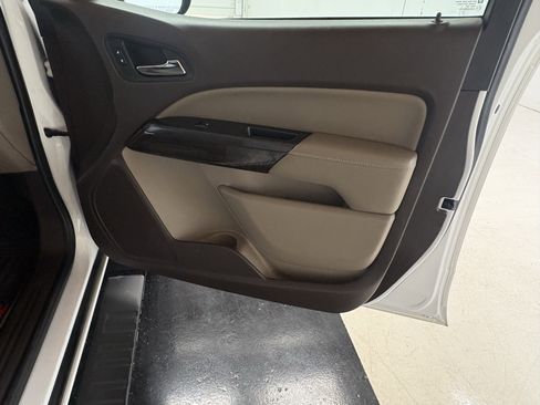 Used 2015 GMC Canyon SLT image 24