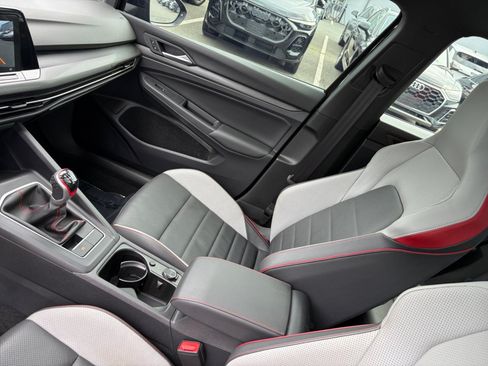 Used 2022 Volkswagen GTI SE FWD image 31