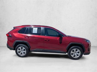 Used 2021 Toyota RAV4 LE AWD/4WD video 4