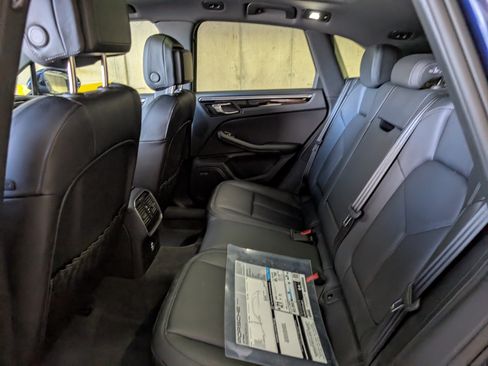 Used 2025 Porsche Macan image 25