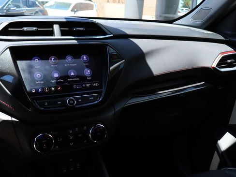 Used 2022 Chevrolet TrailBlazer RS w/ Technology Package FWD image 43