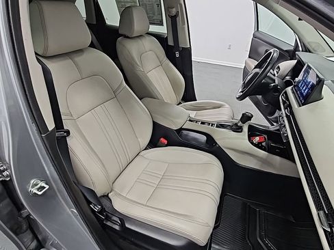 Used 2024 Honda HR-V EX-L image 39
