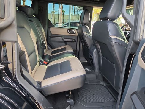Used 2024 Ford Bronco Wildtrak AWD/4WD image 28