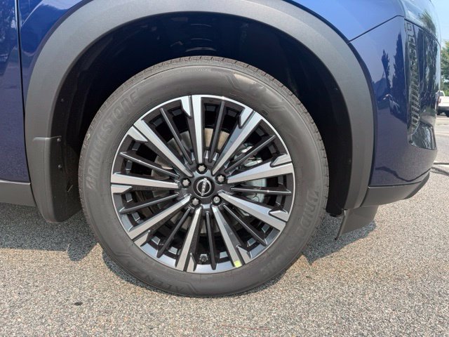 New 2026 Nissan Pathfinder Platinum AWD/4WD image 11