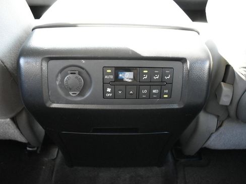 Used 2013 Toyota Sequoia SR5 AWD/4WD image 42