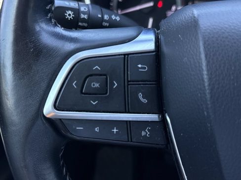 Used 2021 Toyota Highlander XLE FWD image 20