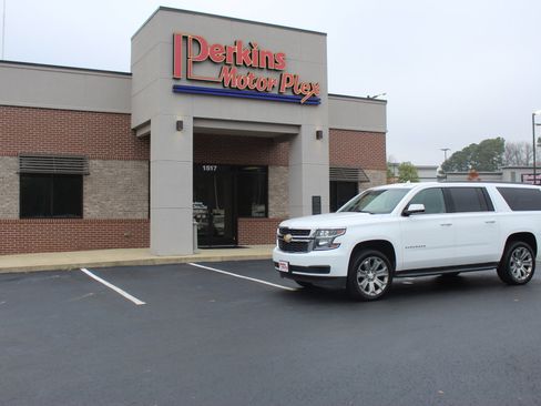 Used 2019 Chevrolet Suburban LT image 41