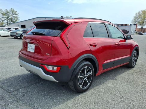 Used 2025 Kia Niro EX FWD image 4