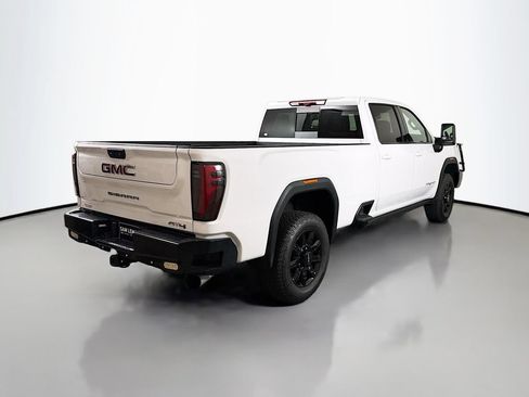 Used 2024 GMC Sierra 2500 AT4 w/ AT4 Premium Plus Package AWD/4WD image 7