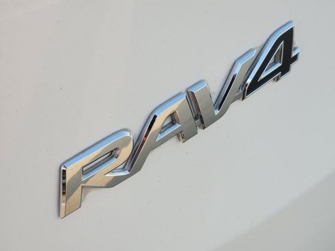 Used 2015 Toyota RAV4 Limited w/ Technology Package FWD image 12