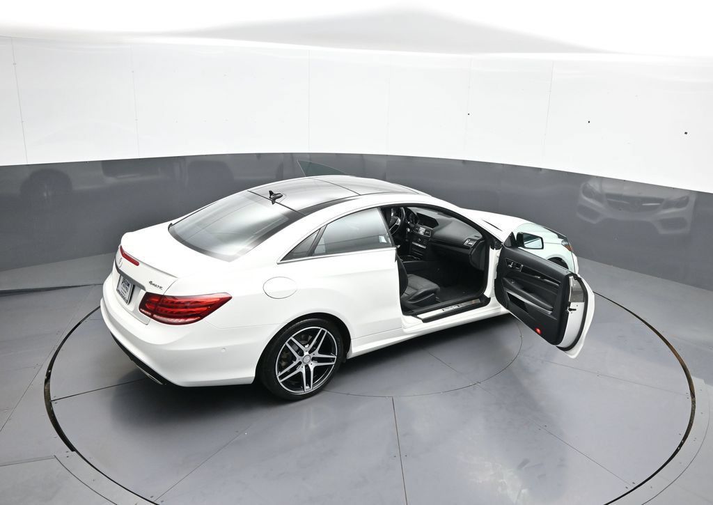 Used 2017 Mercedes-Benz E 400 4MATIC Coupe image 50