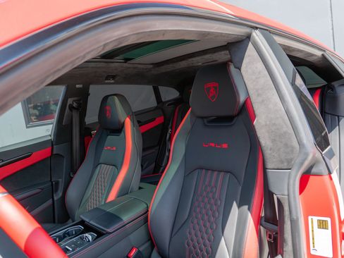 Used 2024 Lamborghini Urus S AWD/4WD image 51