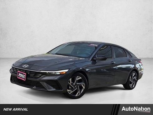 Certified 2025 Hyundai Elantra Sport FWD image 1