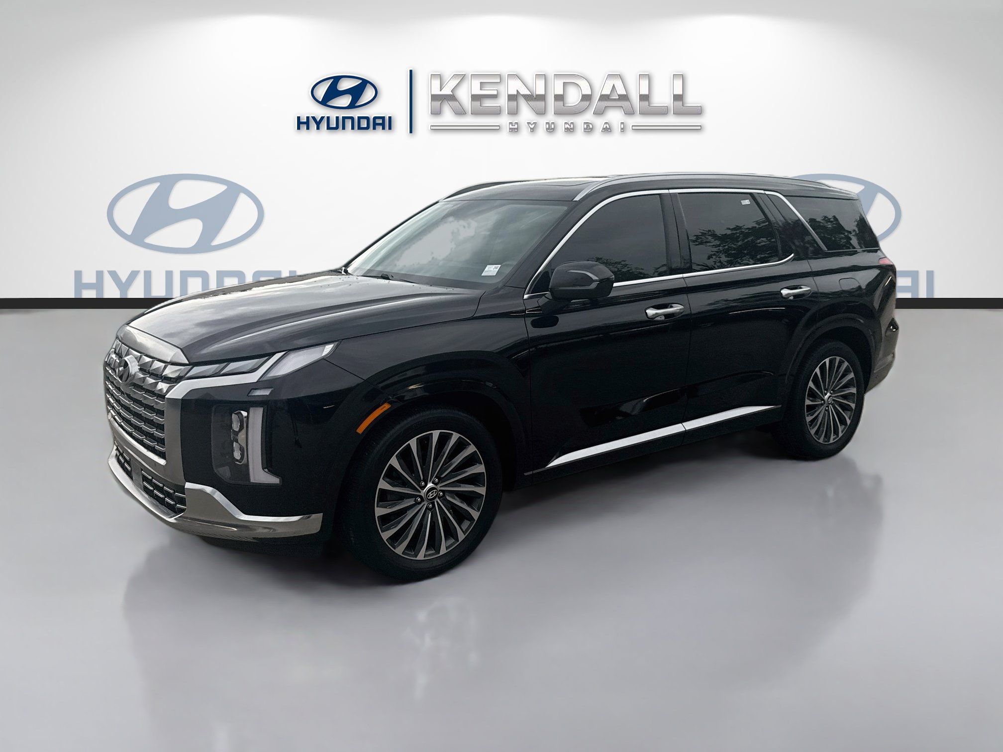 Used 2024 Hyundai Palisade Calligraphy AWD/4WD image 3