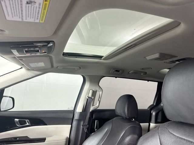 Used 2024 Kia Carnival SX Prestige FWD image 18