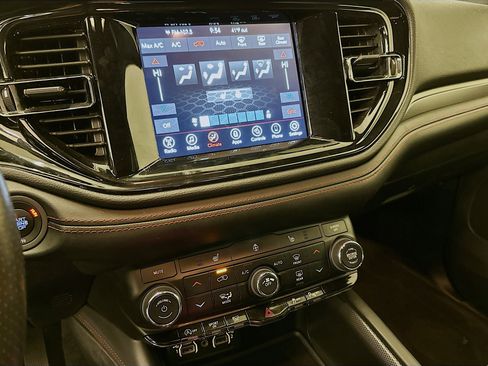 Used 2023 Dodge Durango GT image 23