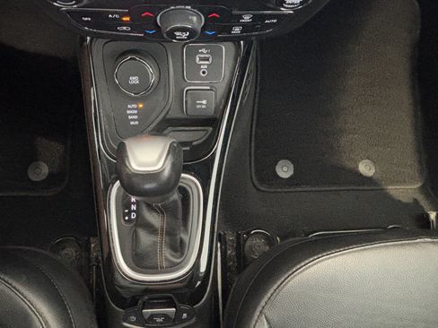 Used 2020 Jeep Compass Limited AWD/4WD image 18