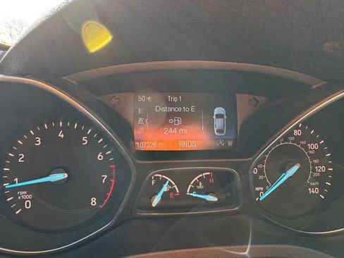 Used 2019 Ford Escape SE image 9