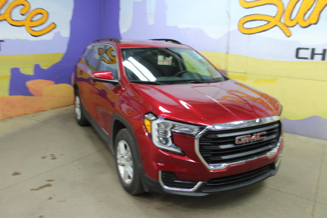 Used 2024 GMC Terrain SLE w/ Driver Convenience Package AWD/4WD image 2