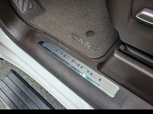 Used 2024 GMC Sierra 1500 Denali AWD/4WD image 8