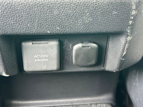 Used 2025 Toyota Tacoma TRD Sport w/ TRD Sport Upgrade Package image 64