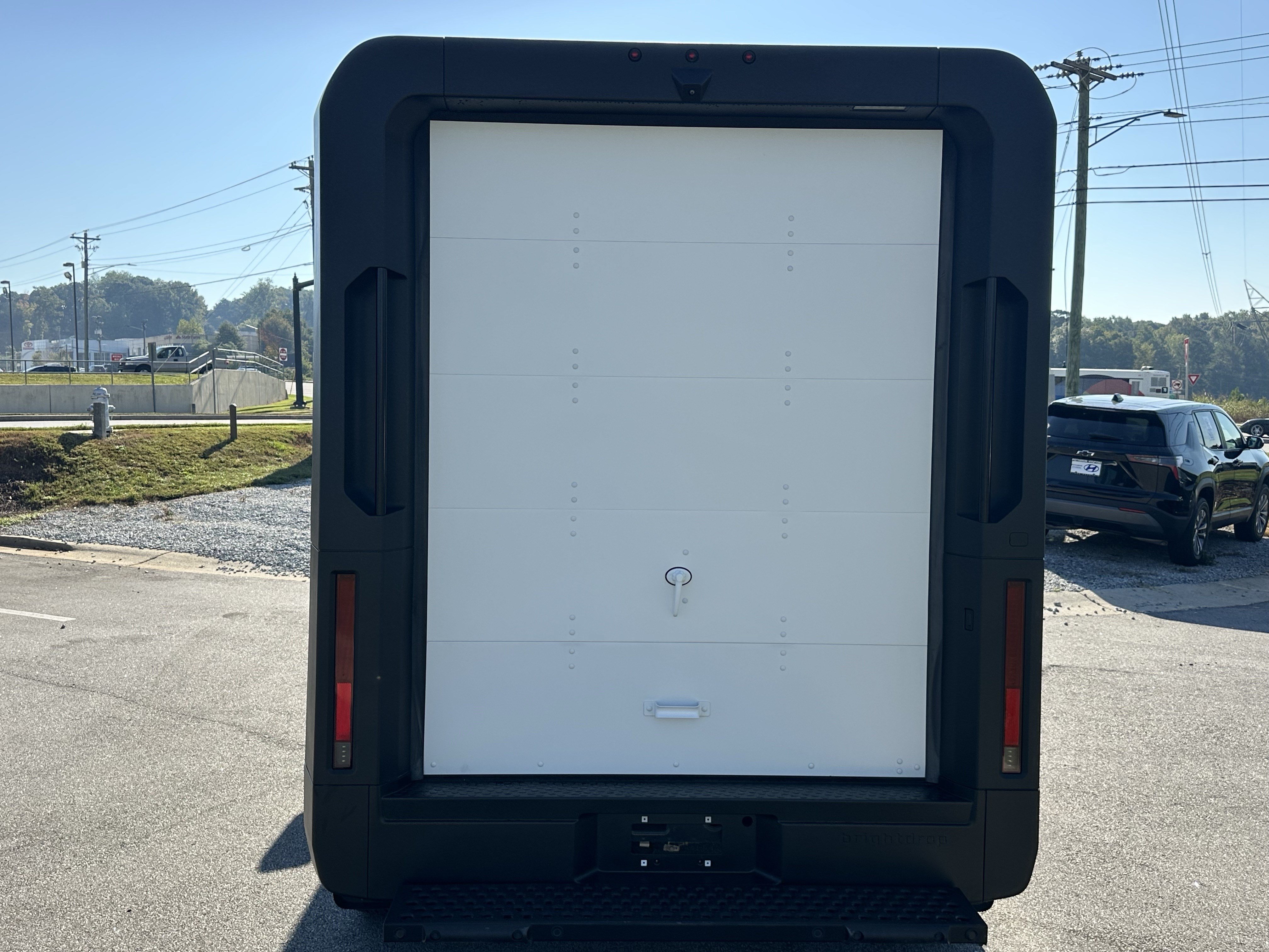Used 2024 Chevrolet Brightdrop 400 w/ Commercial Equipment Package AWD/4WD image 6