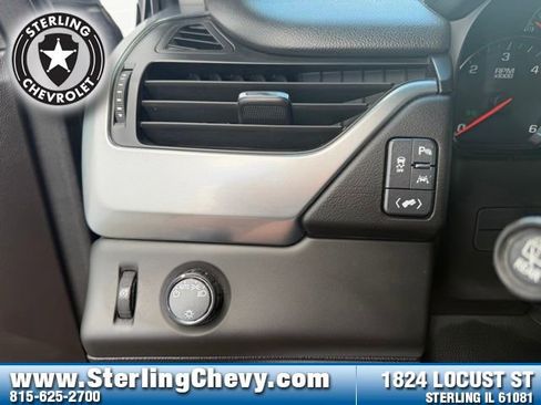 Used 2016 Chevrolet Suburban LT RWD image 19