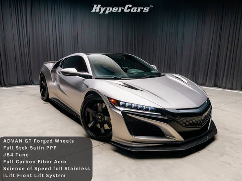 Used 2017 Acura NSX image 1