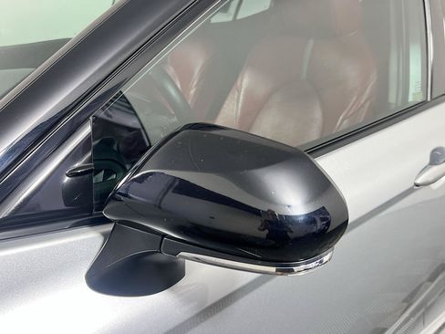 Used 2020 Toyota Camry XSE FWD image 9